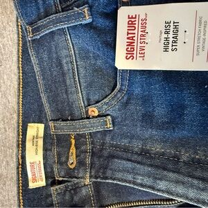 Levi's Signature High-Rise Straight Jeans - Dark Blue